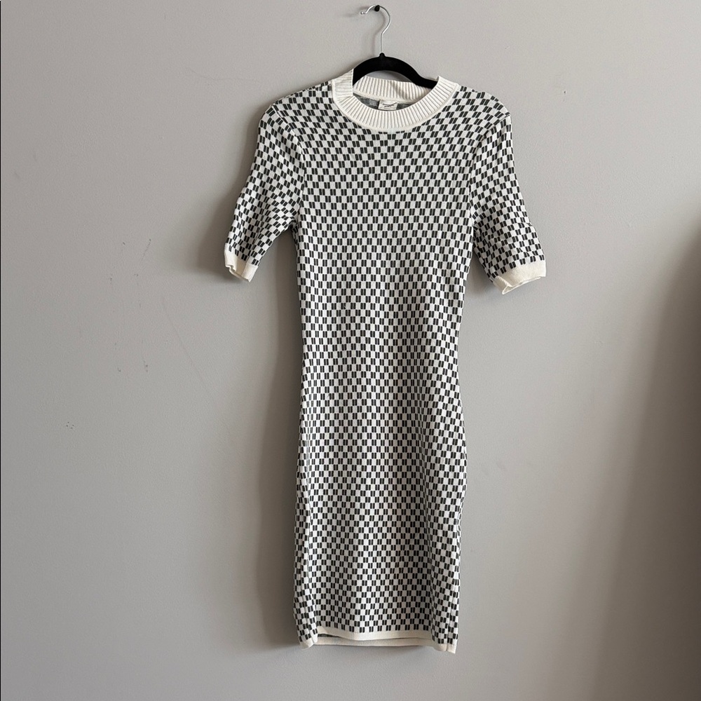 Abercrombie & Fitch Black and White Checker Knit Short-Sleeve Dress